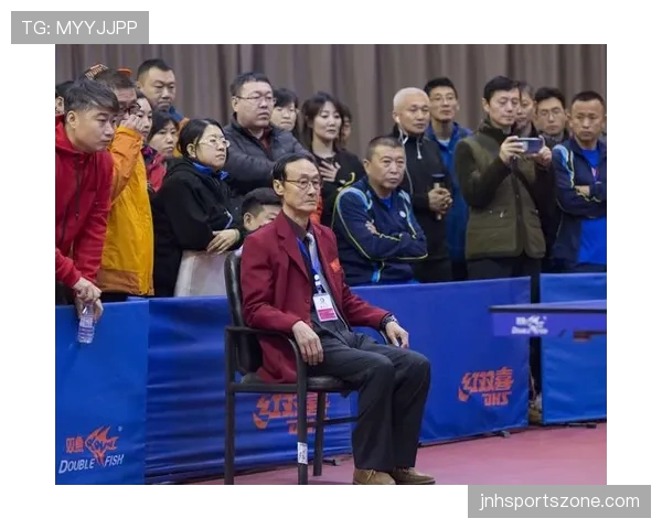 一次看懂球碰裁判规则：为什么不算出界？